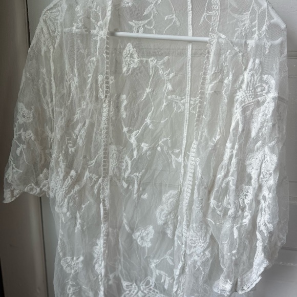 Lauren Conrad  Floral Lace Kimono Cardigan - Picture 2 of 4
